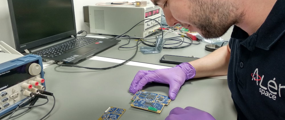 Sateliot lanza nanosatélites para dar conectividad a dispositivos IoT del sector logístico