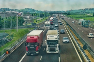 Aecoc se opone a peajes en autovías por incremento en costes de transporte