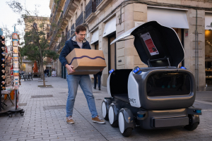 Barcelona pone a prueba robots autónomos para la entrega de paquetería sostenible